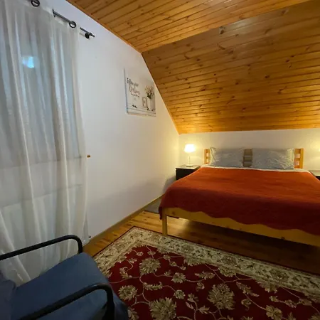 Bed & Breakfast Pod Jelencem 3*