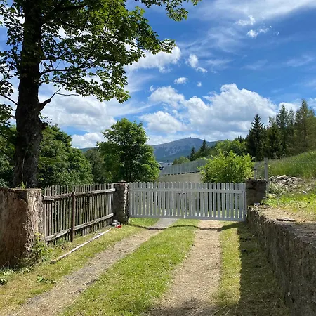 فندق مبيت وإفطار Pod Jelencem I Dom Z Widokiem Na Sniezke Blisko Wang كارباش